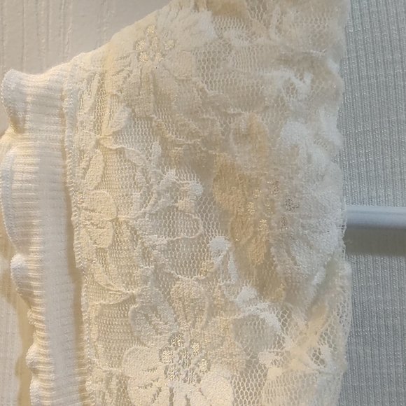 Lacy Ruffled Sweater - Picture 3 of 8